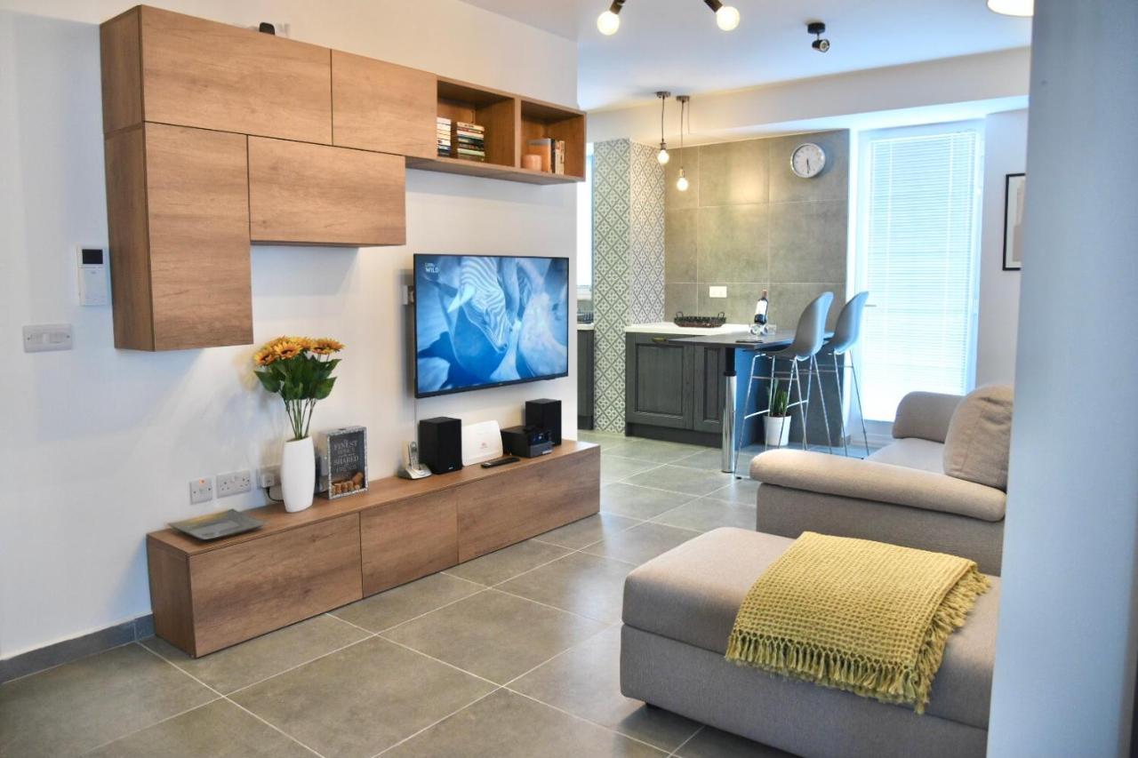 Bright & Modern 2-Bedroom, 4Th Floor Apartment In Gzira, Malta Dış mekan fotoğraf